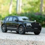Rolls Royce Cullinan Alloy Diecast Model Car 1/20 Scale with Openable Pull Back Car Vehicle Toy for Kids - Image 8