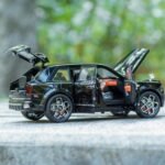 Rolls Royce Cullinan Alloy Diecast Model Car 1/20 Scale with Openable Pull Back Car Vehicle Toy for Kids